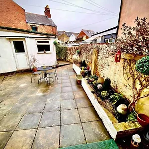 Brickworks - 2 Bedrooms, 15 Mins Walk To The Centre, With Garden Apartment Cardiff
